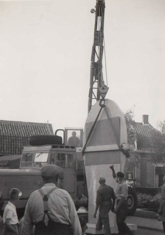 Plaatsing Ravelli-kunstwerk over paardenmarkt 