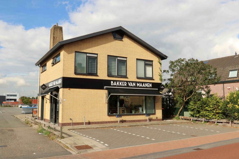 Hoofdstraat 102 - winkel annex bovenwoning