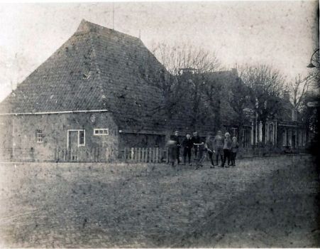 V 02    Dyksterbuorren 15/17