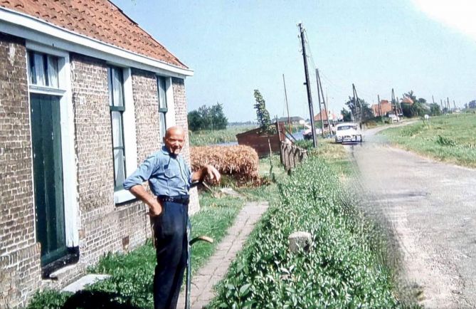 Komelkerij De Groot en foeraazjepakhûs Hooijsma